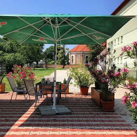 Aniko Gold *** 3* Horne Saliby